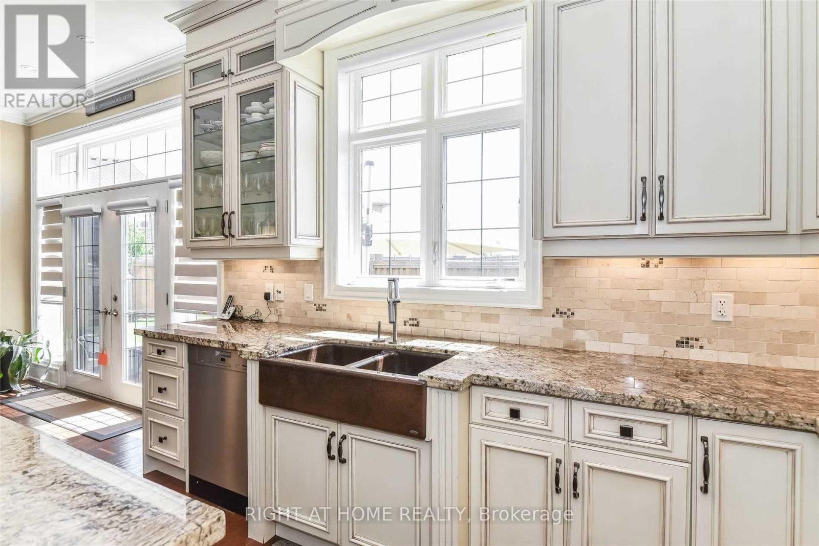 450 HIDDEN TRAIL, Oakville (GO Glenorchy), Ontario, L6M0N4 — Photo 11