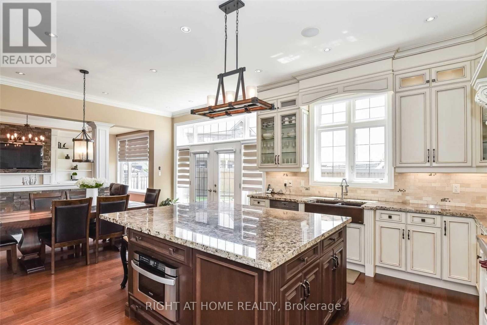 450 HIDDEN TRAIL, Oakville (GO Glenorchy), Ontario, L6M0N4 — Photo 9