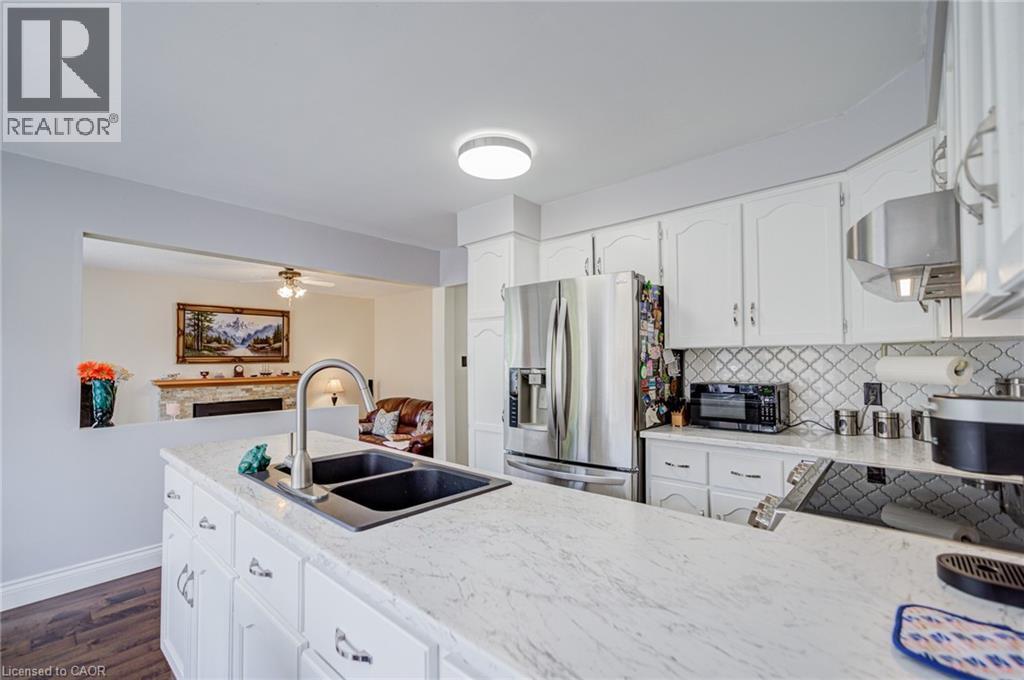 207 STOKE Drive, Kitchener, Ontario, N2N2C3 — Photo 19