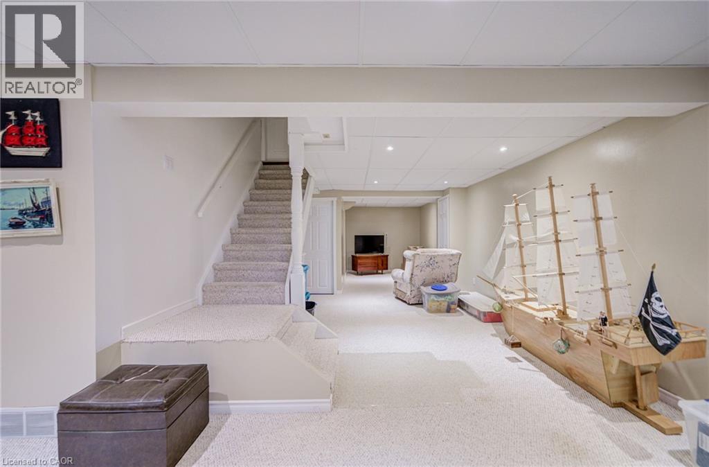 207 STOKE Drive, Kitchener, Ontario, N2N2C3 — Photo 33