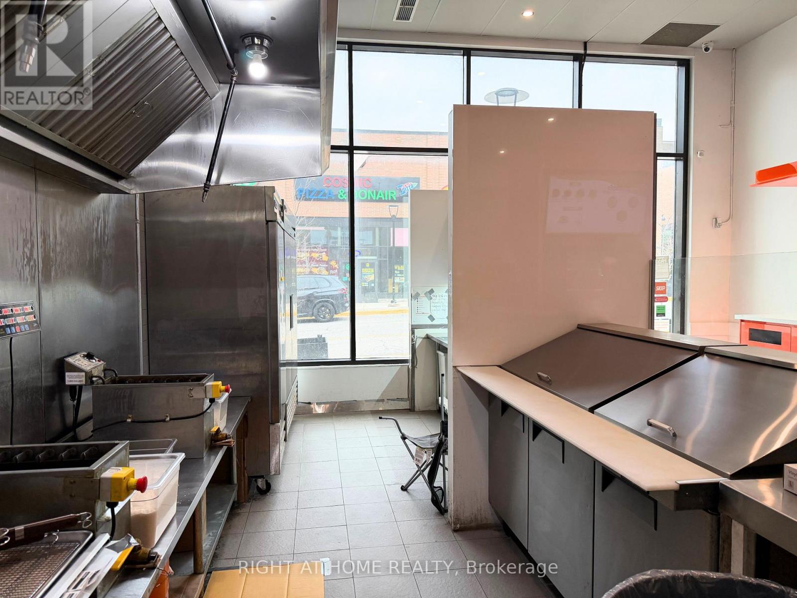 J104 - 90 WESTON ROAD, Toronto (Junction Area), Ontario, M6N0A6 — Photo 10