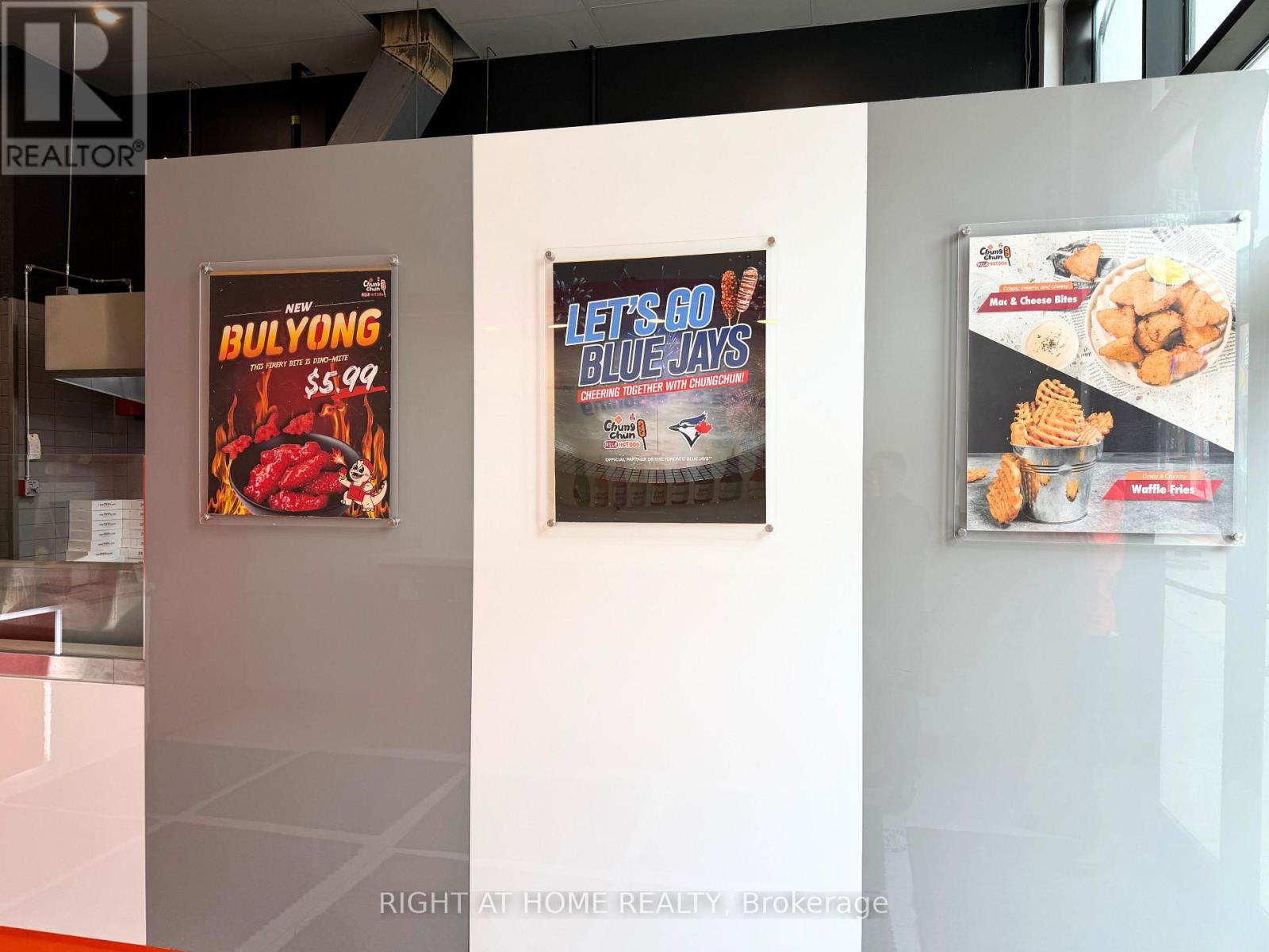 J104 - 90 WESTON ROAD, Toronto (Junction Area), Ontario, M6N0A6 — Photo 4