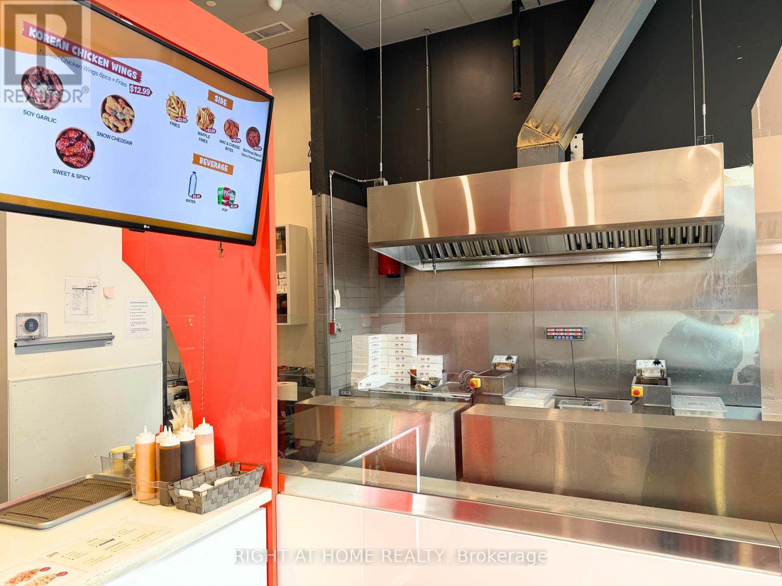 J104 - 90 WESTON ROAD, Toronto (Junction Area), Ontario, M6N0A6 — Photo 5