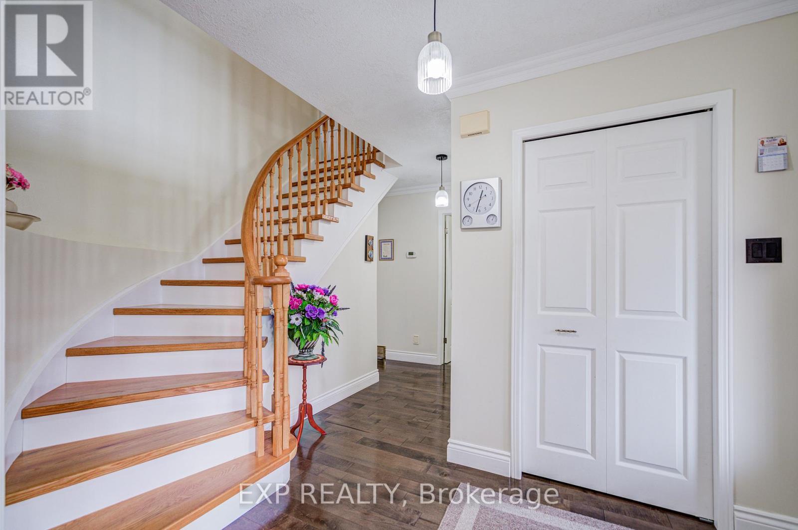 207 STOKE DRIVE, Kitchener, Ontario, N2N2C3 — Photo 7