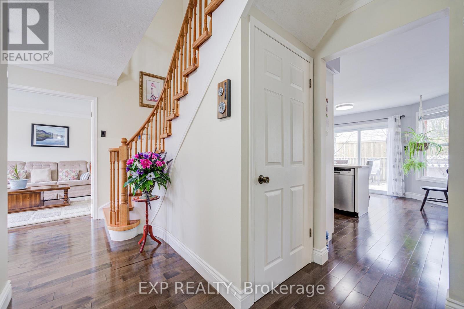 207 STOKE DRIVE, Kitchener, Ontario, N2N2C3 — Photo 8