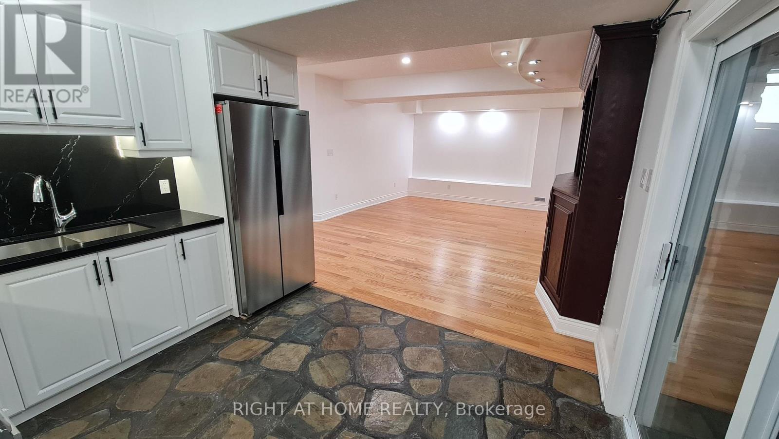 2 - 172 LENA CRESCENT, Cambridge, Ontario, N1R8P6 — Photo 7