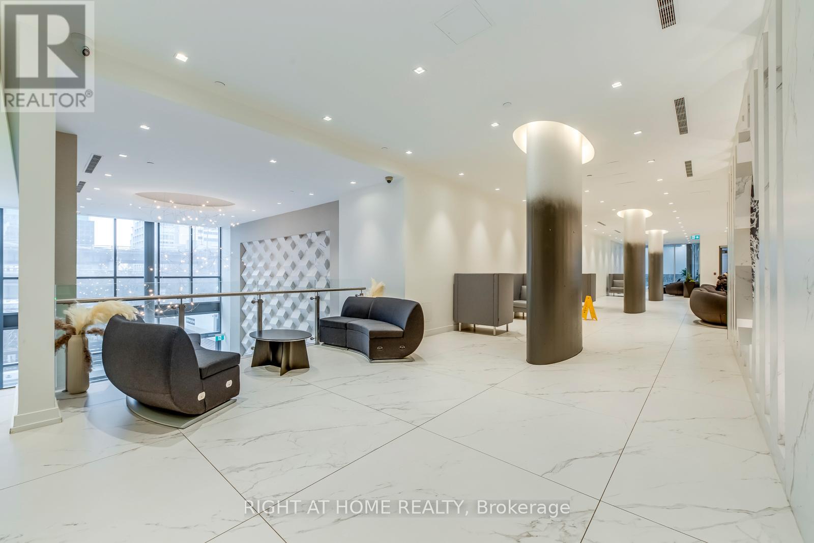 4816 - 11 BRUNEL COURT, Toronto (Waterfront Communities), Ontario, M5V3Y3 — Photo 4