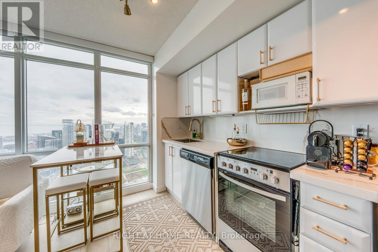 4816 - 11 BRUNEL COURT, Toronto (Waterfront Communities), Ontario, M5V3Y3 — Photo 9