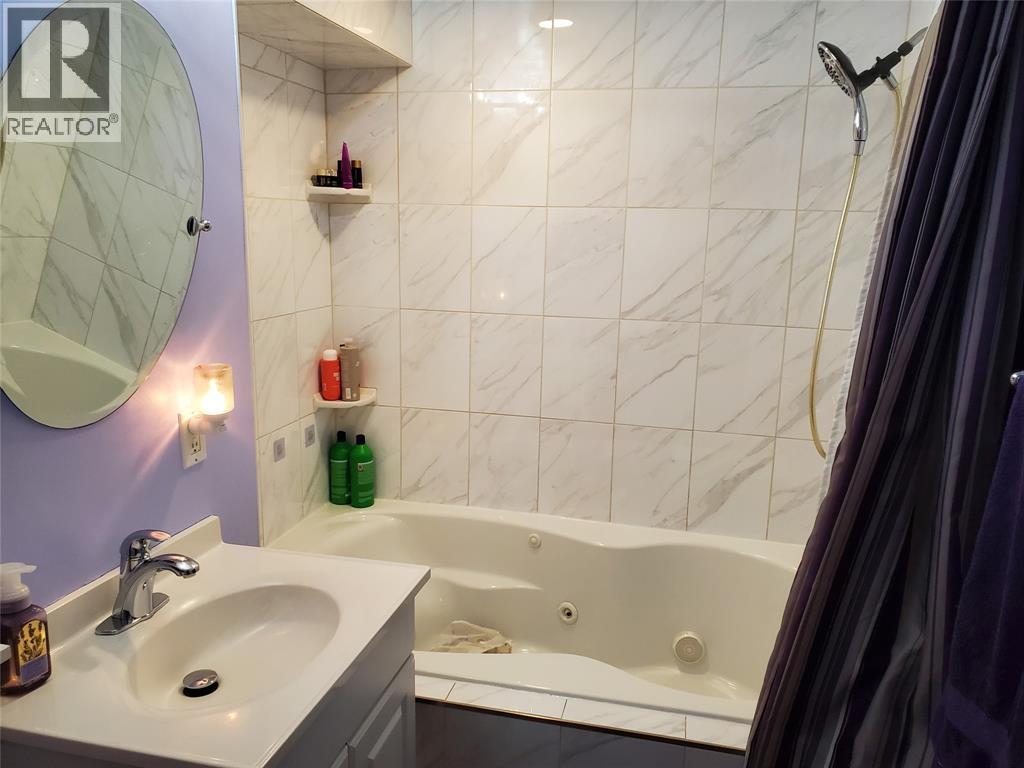 877 CARLETON PLACE Unit# 1, Sarnia, Ontario, N7T3V8 — Photo 12