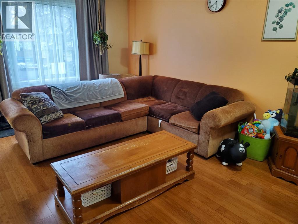 877 CARLETON PLACE Unit# 1, Sarnia, Ontario, N7T3V8 — Photo 2