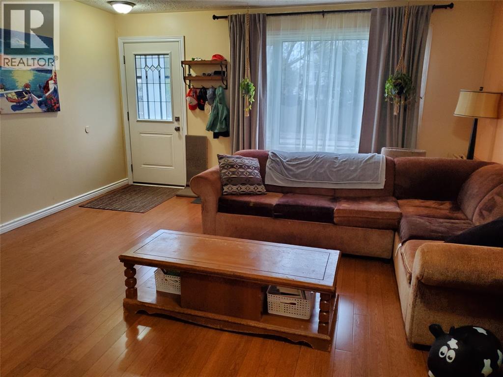 877 CARLETON PLACE Unit# 1, Sarnia, Ontario, N7T3V8 — Photo 3