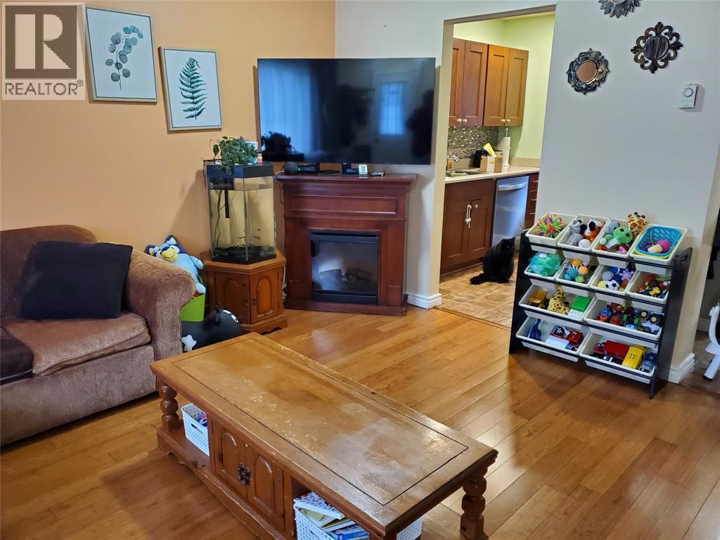 877 CARLETON PLACE Unit# 1, Sarnia, Ontario, N7T3V8 — Photo 4