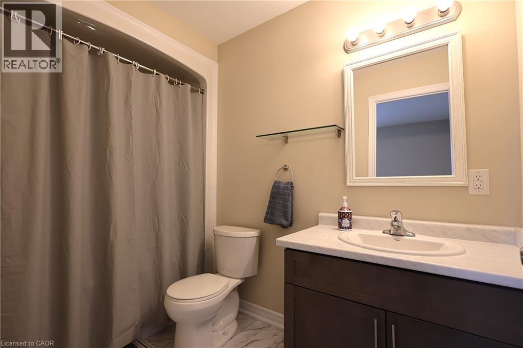 60 CANTERBURY Drive Unit# 25, St. Catharines, Ontario, L2P0E7 — Photo 17