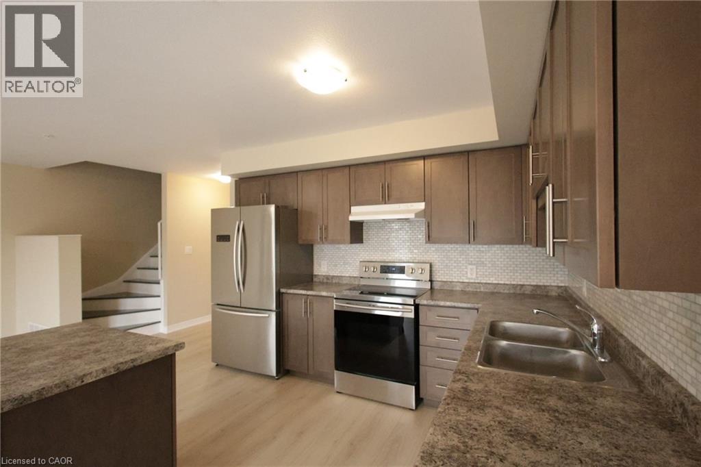 60 CANTERBURY Drive Unit# 25, St. Catharines, Ontario, L2P0E7 — Photo 4
