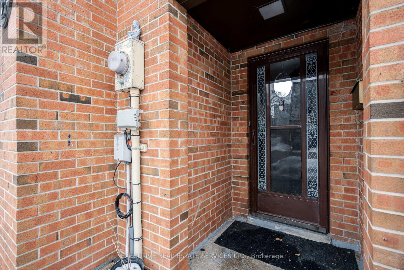 25 BRIAR PATH N, Brampton (Avondale), Ontario, L6T2A2 — Photo 2