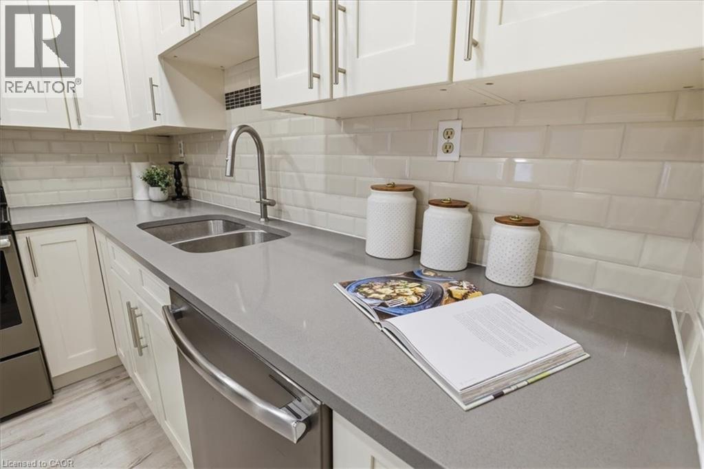 265 WESTCOURT Place Unit# 309, Waterloo, Ontario, N2L6E4 — Photo 12