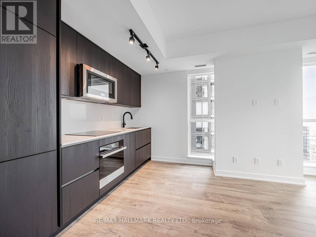 3706 - 327 KING STREET W, Toronto (Waterfront Communities), Ontario, M5V0W7 — Photo 2