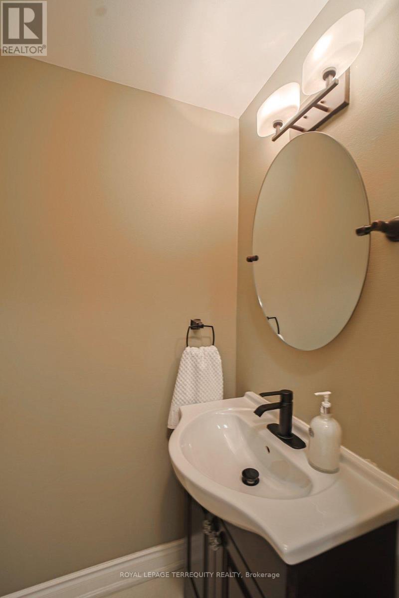 43 - 1221 DUNDIX ROAD, Mississauga (Applewood), Ontario, L4Y3Y9 — Photo 11