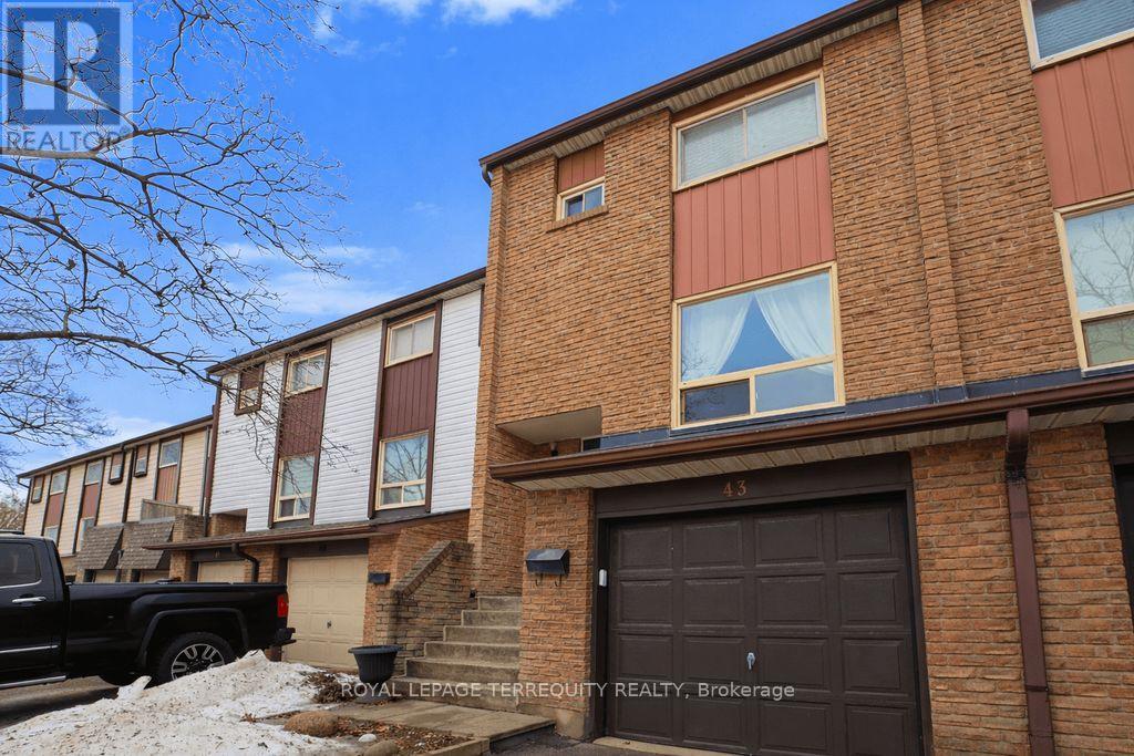 43 - 1221 DUNDIX ROAD, Mississauga (Applewood), Ontario, L4Y3Y9 — Photo 2