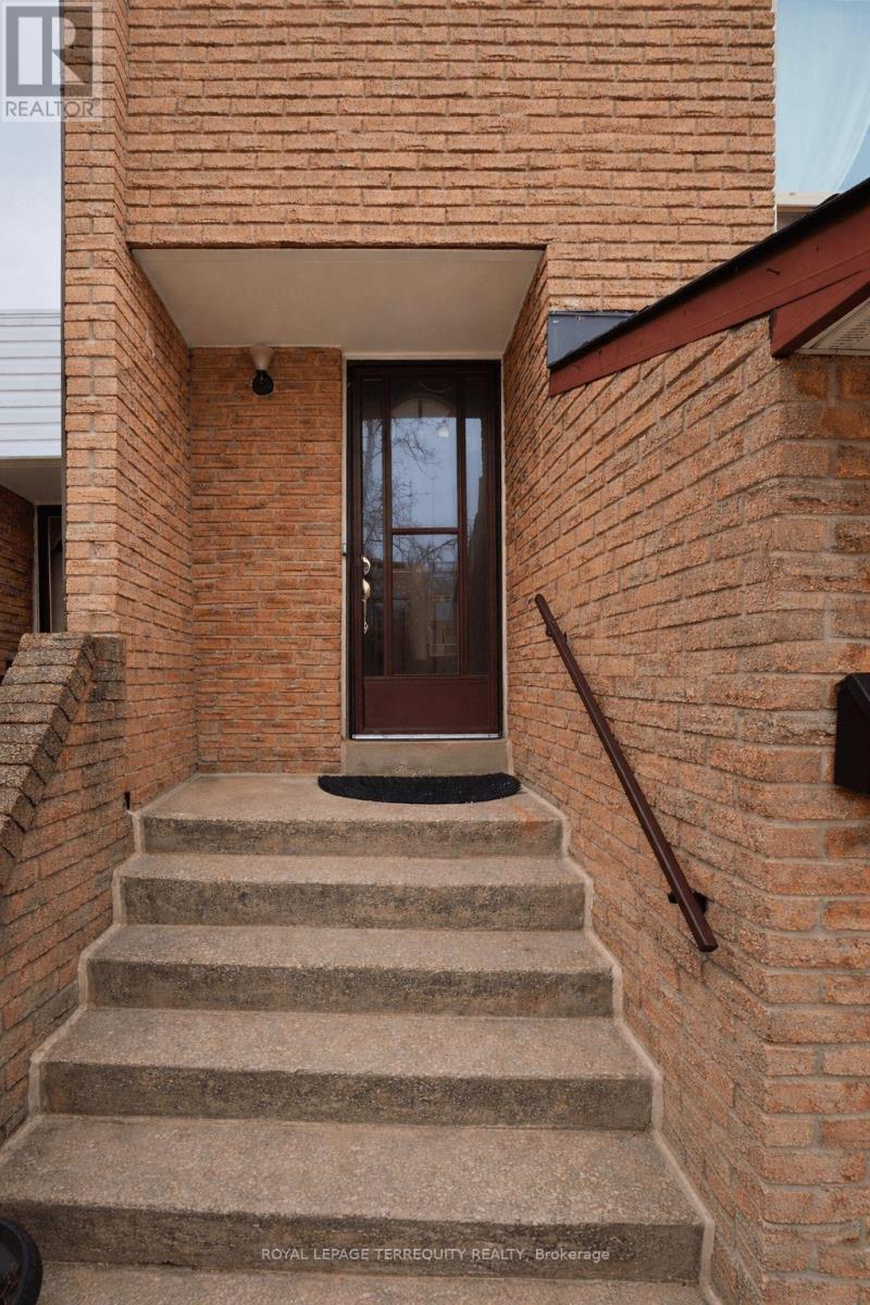 43 - 1221 DUNDIX ROAD, Mississauga (Applewood), Ontario, L4Y3Y9 — Photo 5