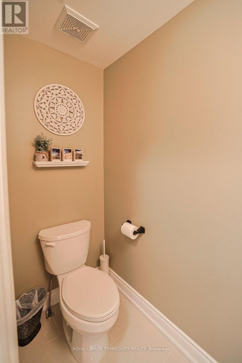 43 - 1221 DUNDIX ROAD, Mississauga (Applewood), Ontario, L4Y3Y9 — Photo 9