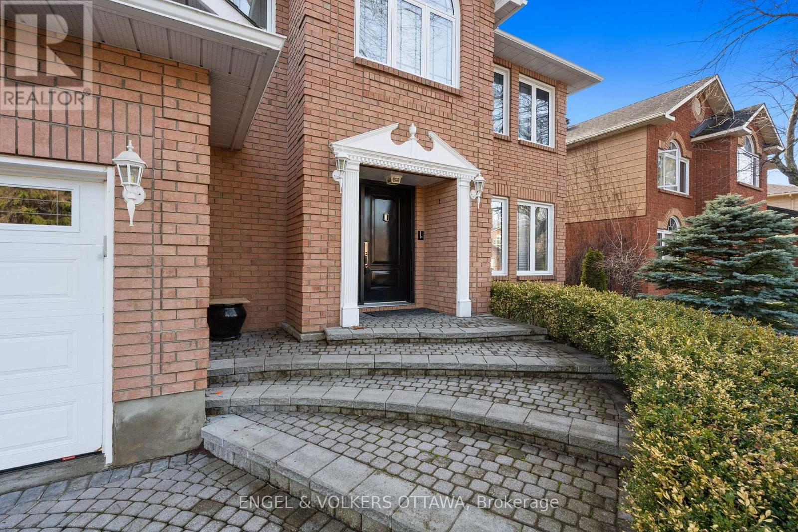 19 KIMMINS COURT, Ottawa, Ontario, K2K2M4 — Photo 3