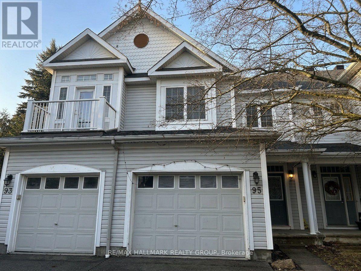 95 HEMLO CRESCENT, Ottawa, Ontario, K2T1E1 — Photo 2