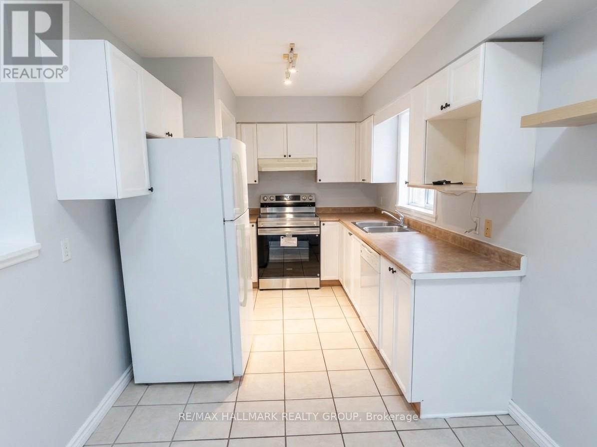 95 HEMLO CRESCENT, Ottawa, Ontario, K2T1E1 — Photo 7