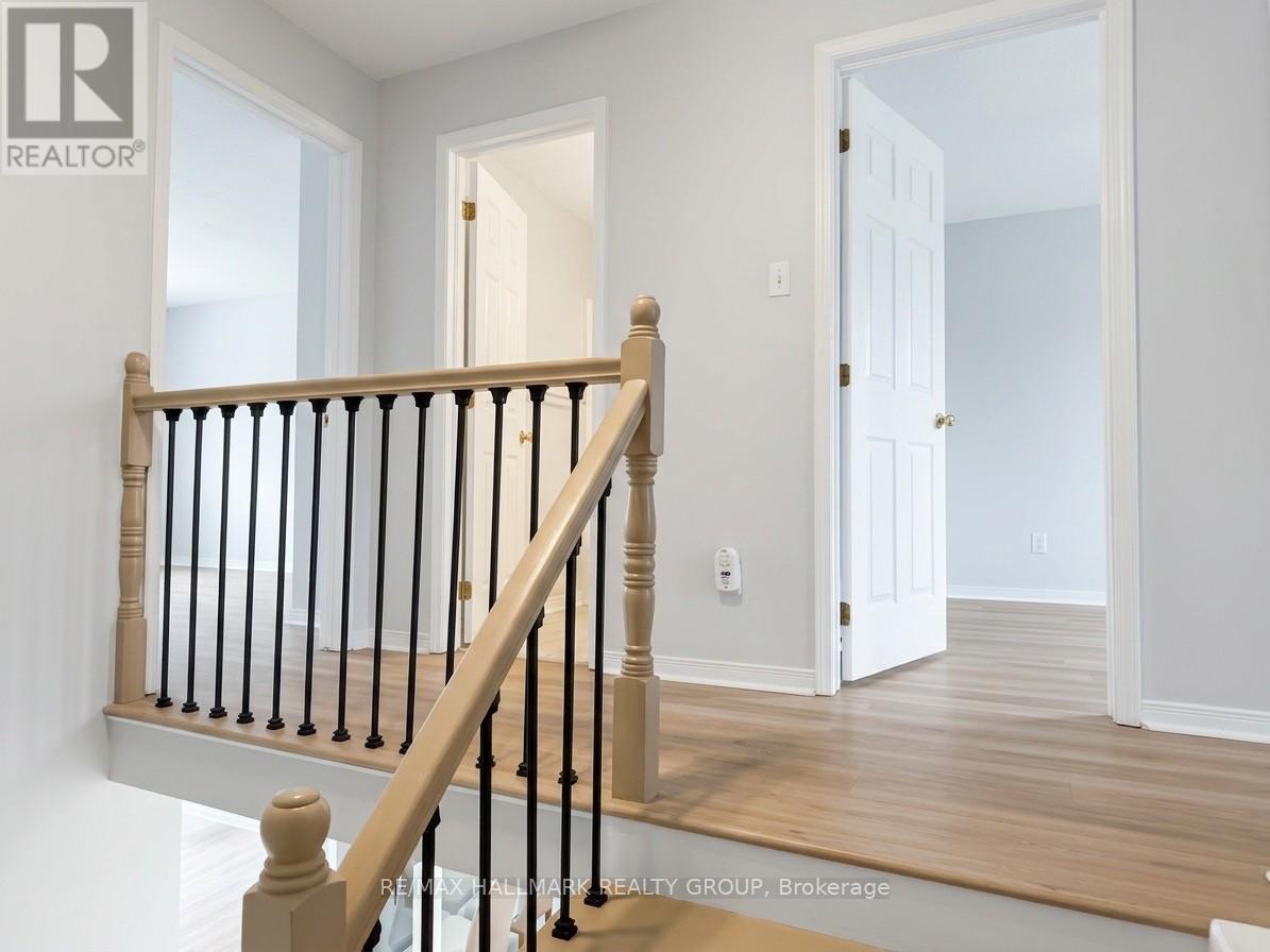 95 HEMLO CRESCENT, Ottawa, Ontario, K2T1E1 — Photo 8