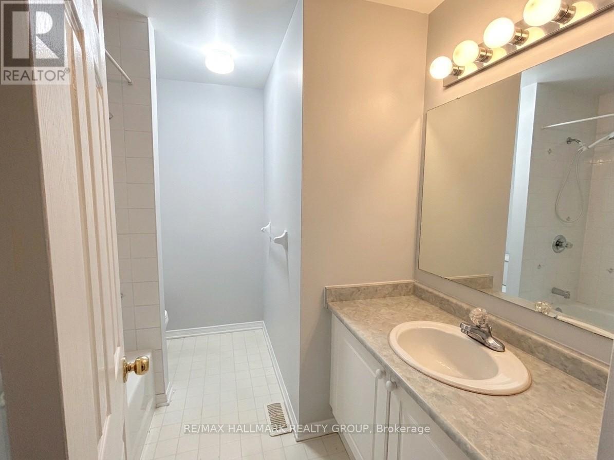 95 HEMLO CRESCENT, Ottawa, Ontario, K2T1E1 — Photo 9