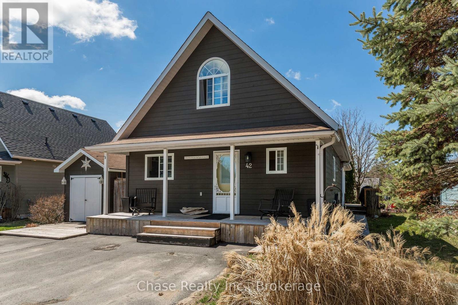 42 MADAWASKA TRAIL, Wasaga Beach, Ontario, L9Z1X7 — Photo 2