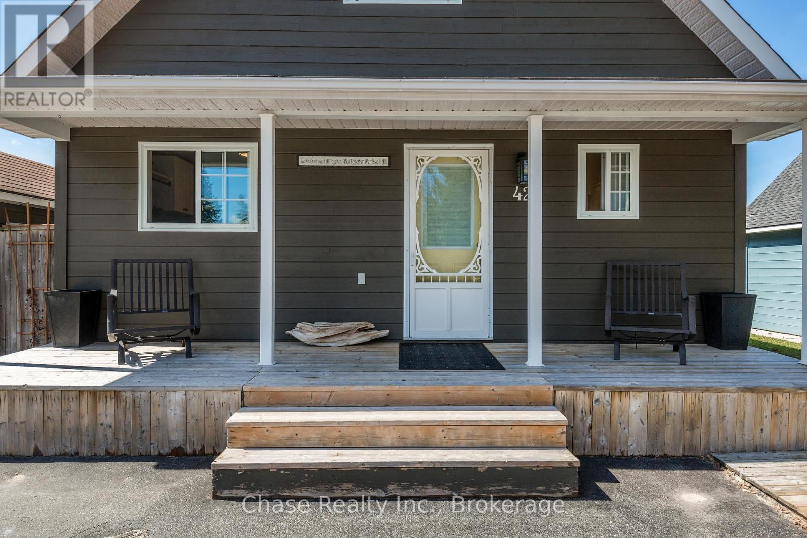 42 MADAWASKA TRAIL, Wasaga Beach, Ontario, L9Z1X7 — Photo 3