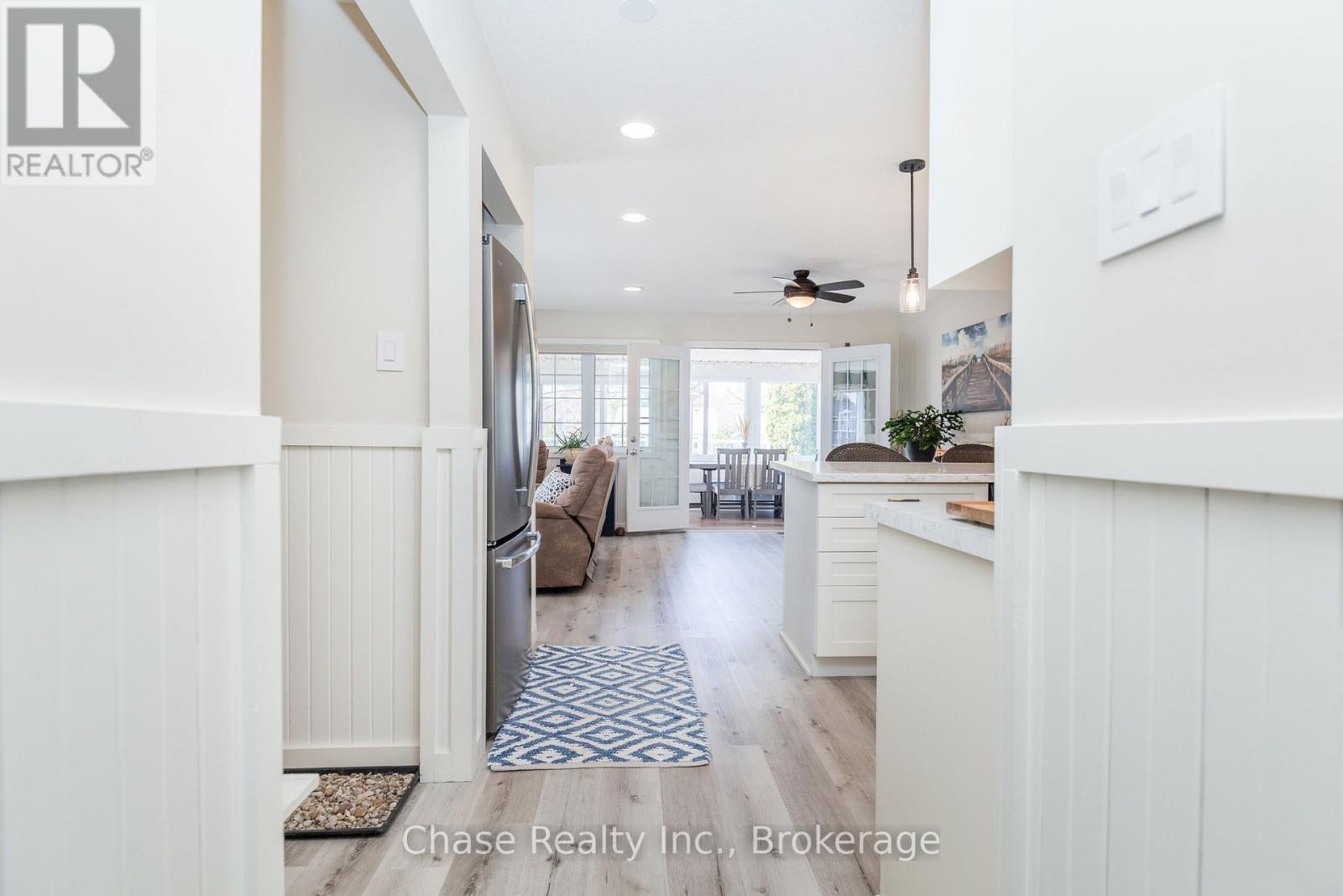 42 MADAWASKA TRAIL, Wasaga Beach, Ontario, L9Z1X7 — Photo 4