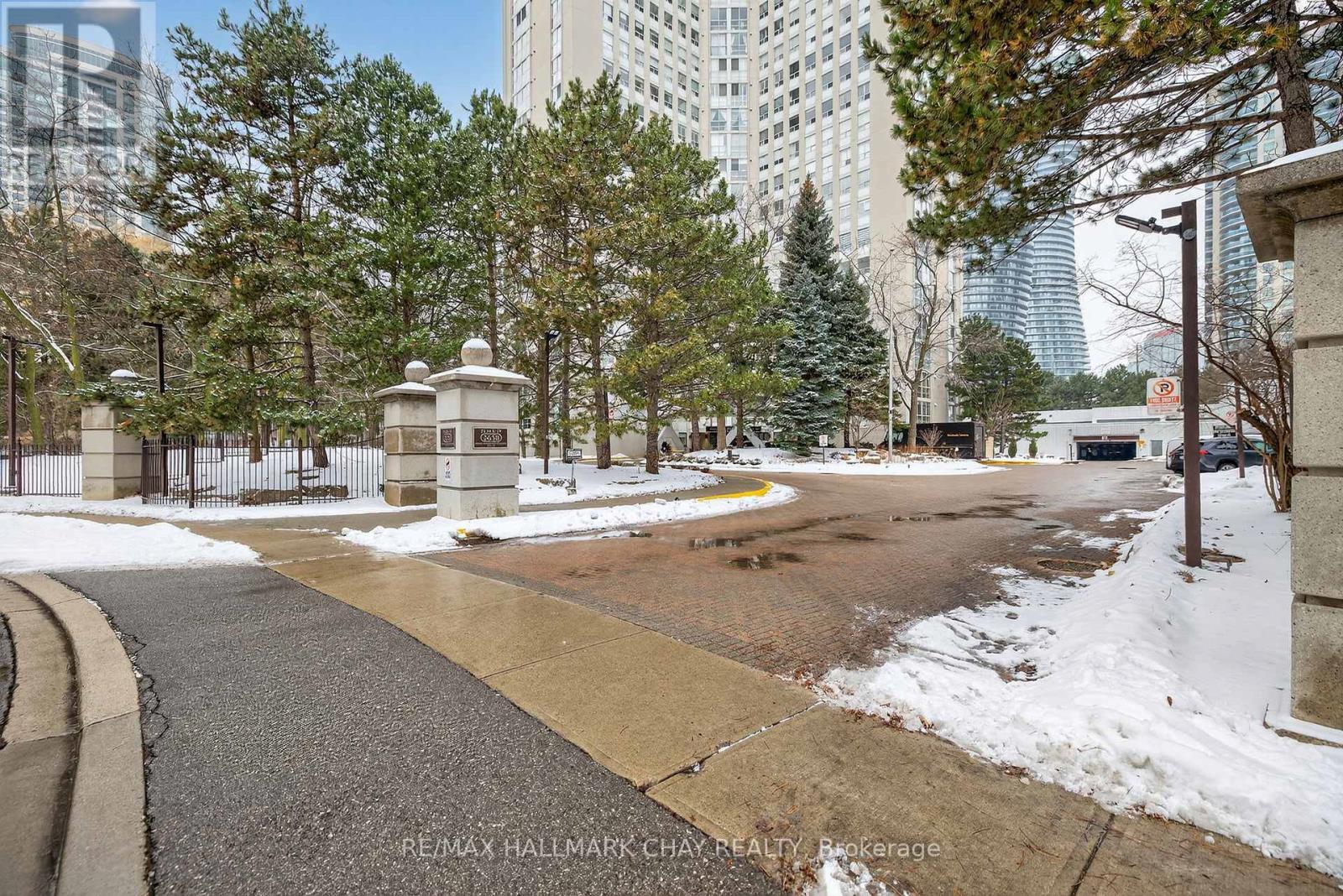 501 - 3650 KANEFF CRESCENT, Mississauga (Mississauga Valleys), Ontario, L5A4A1 — Photo 3