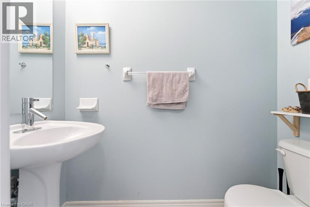 362 PLAINS Road E Unit# 32, Burlington, Ontario, L7T0A4 — Photo 12