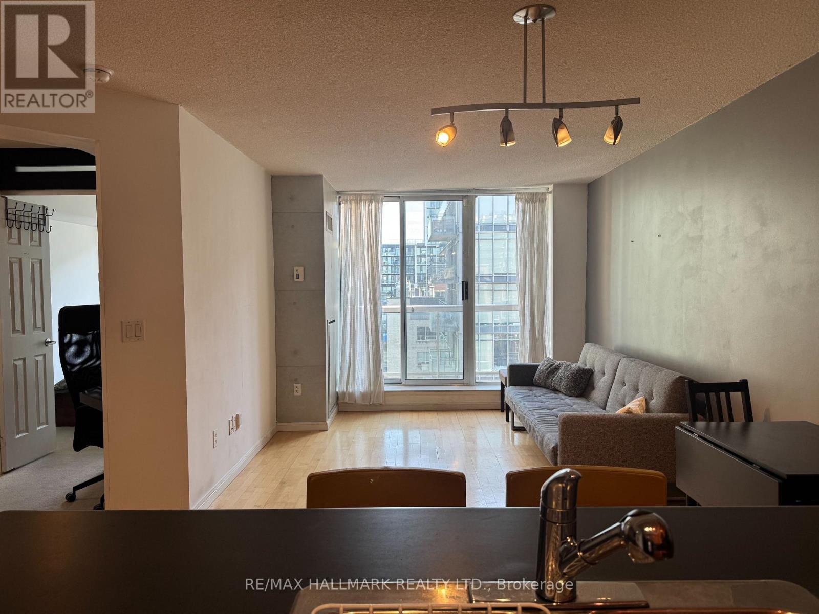 PH07 - 330 ADELAIDE STREET E, Toronto (Moss Park), Ontario, M5A4S9 — Photo 9