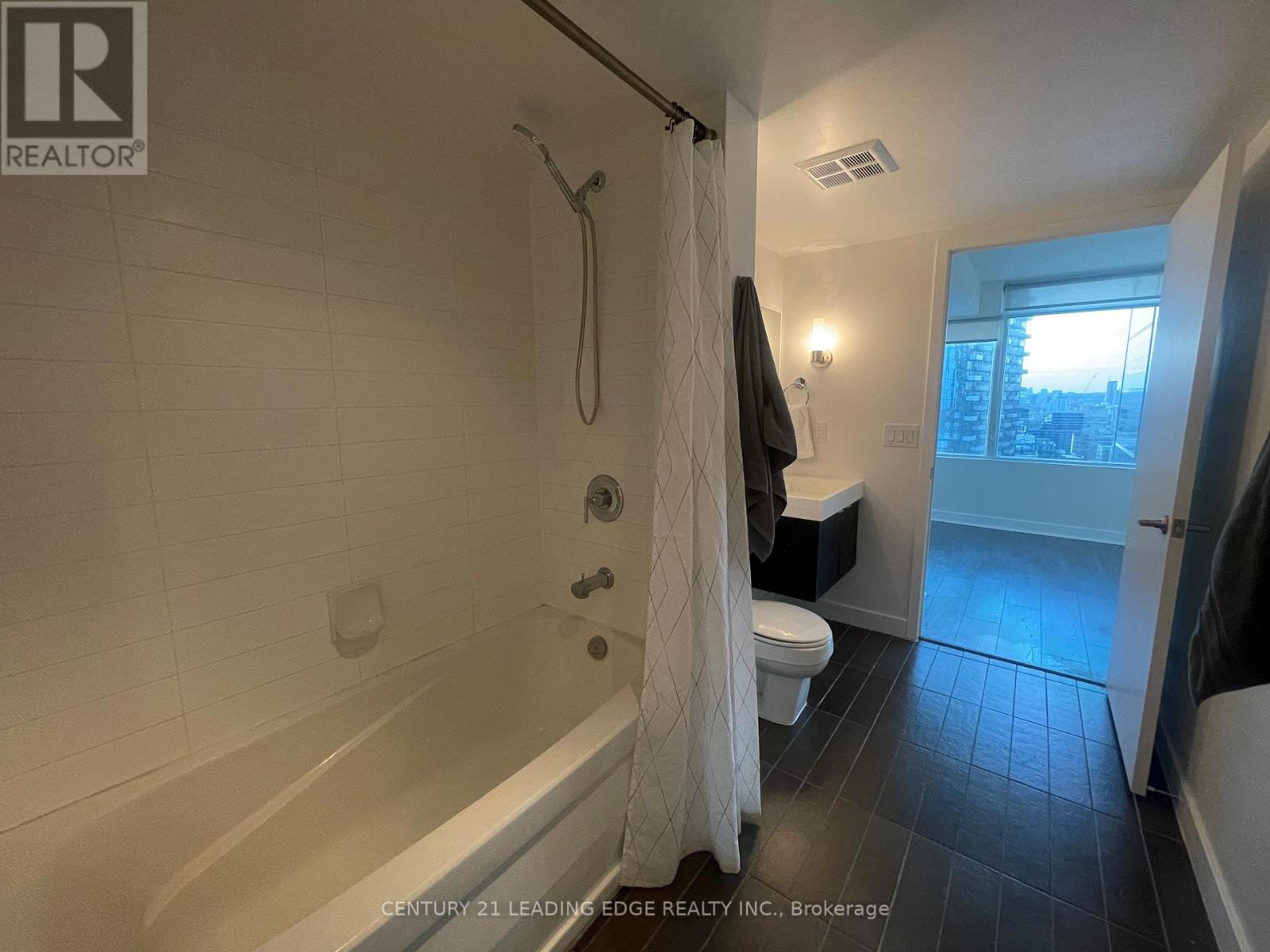 3211 - 25 TELEGRAM MEWS, Toronto (Waterfront Communities), Ontario, M5V3Z1 — Photo 4