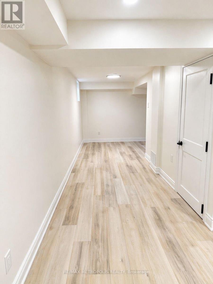 BSMT - 754 EYER DRIVE, Pickering (West Shore), Ontario, L1W3C2 — Photo 3