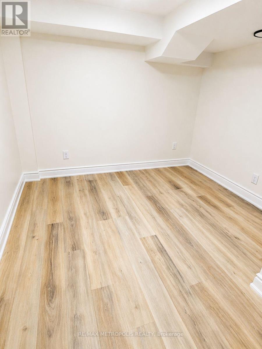 BSMT - 754 EYER DRIVE, Pickering (West Shore), Ontario, L1W3C2 — Photo 4