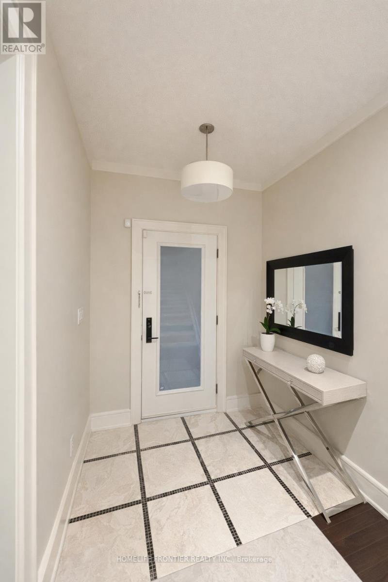 38 HENDERSON AVENUE, Toronto (Trinity-Bellwoods), Ontario, M6J2B8 — Photo 2