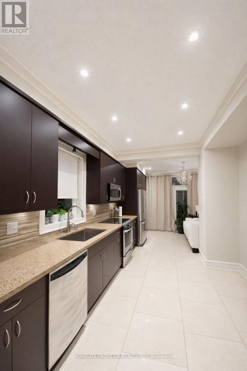 38 HENDERSON AVENUE, Toronto (Trinity-Bellwoods), Ontario, M6J2B8 — Photo 4