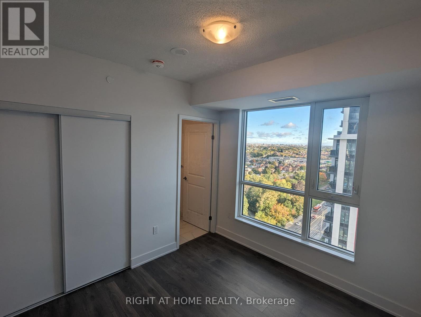 1607 - 202 BURNHAMTHORPE ROAD E, Mississauga (Mississauga Valleys), Ontario, L5A0B2 — Photo 18