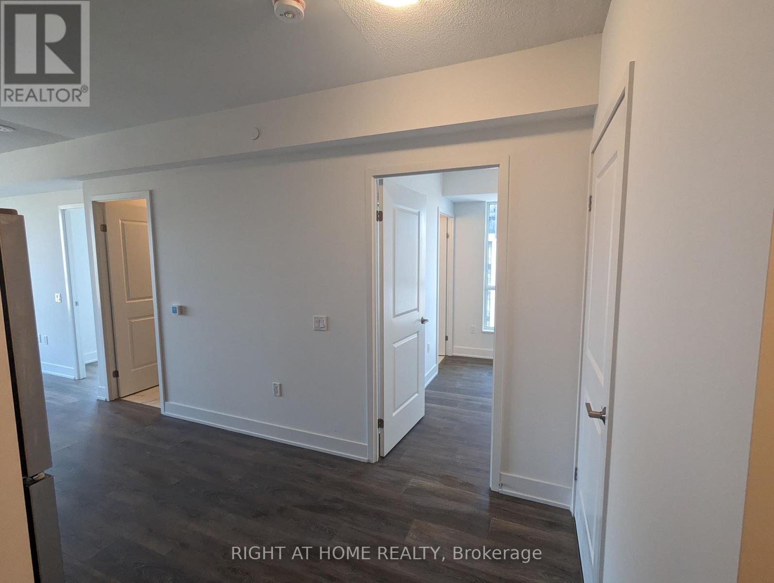 1607 - 202 BURNHAMTHORPE ROAD E, Mississauga (Mississauga Valleys), Ontario, L5A0B2 — Photo 9