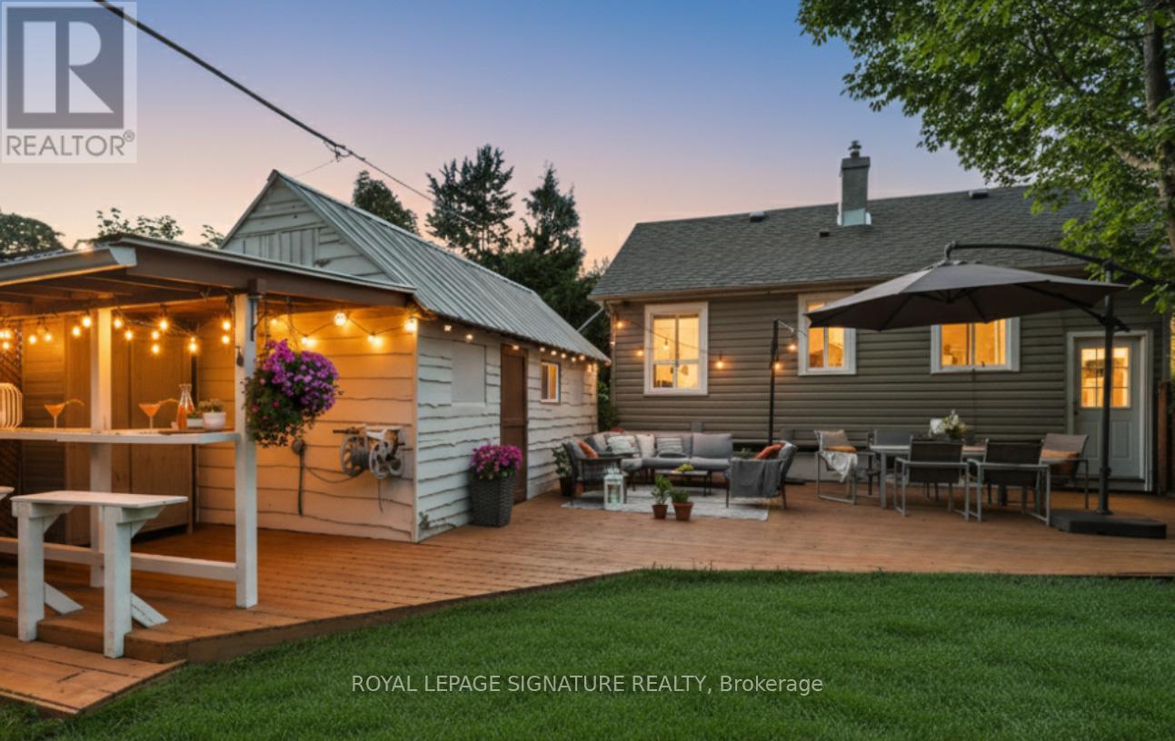 33 COCHRANE DRIVE W, Toronto (Stonegate-Queensway), Ontario, M8Z3Z4 — Photo 2