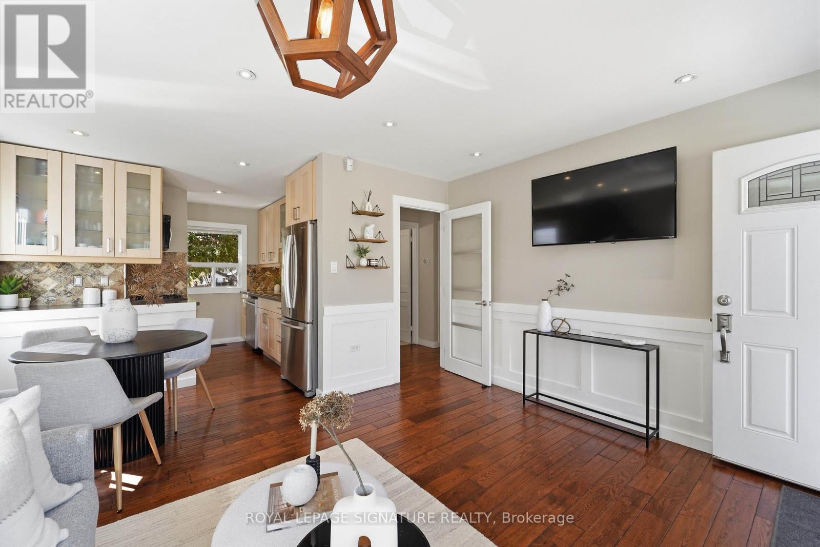 33 COCHRANE DRIVE W, Toronto (Stonegate-Queensway), Ontario, M8Z3Z4 — Photo 6