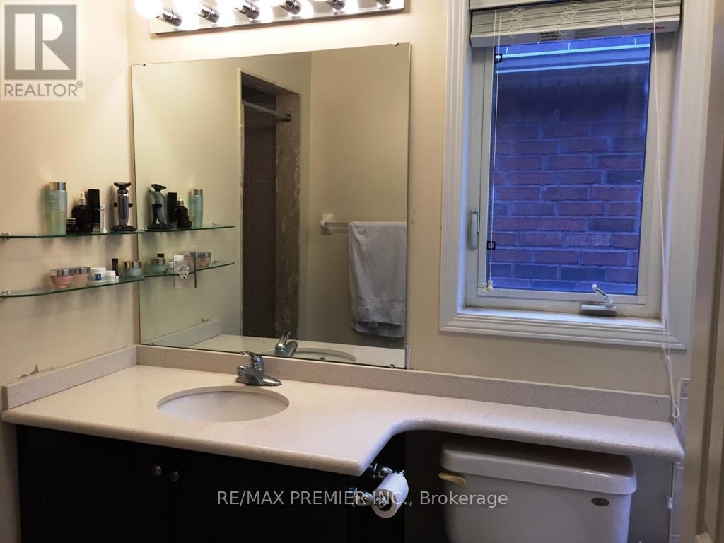 111 CATALPA CRESCENT, Vaughan (Patterson), Ontario, L6A0R5 — Photo 8