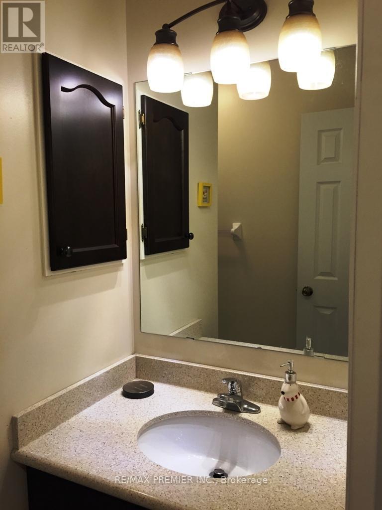 111 CATALPA CRESCENT, Vaughan (Patterson), Ontario, L6A0R5 — Photo 9