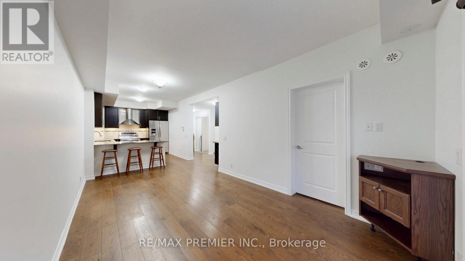 1 - 127 SILVERWOOD AVENUE, Richmond Hill (Devonsleigh), Ontario, L4S0G3 — Photo 2