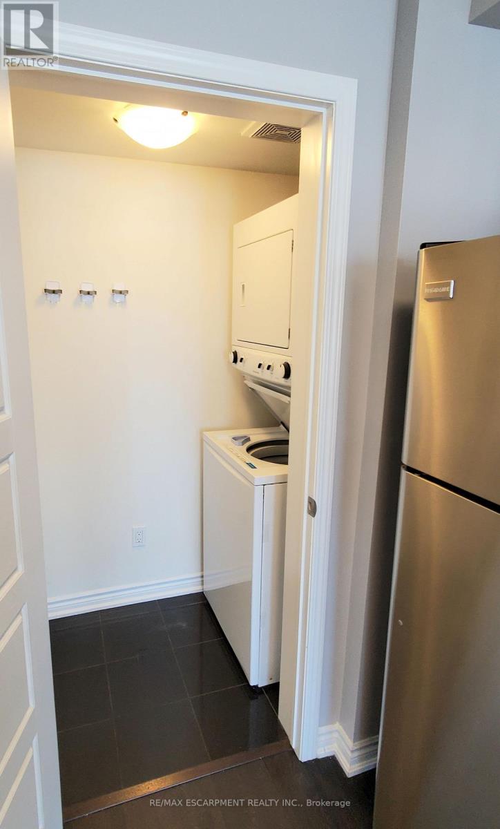 124 DAYLILY LANE, Kitchener, Ontario, N2R0L7 — Photo 6