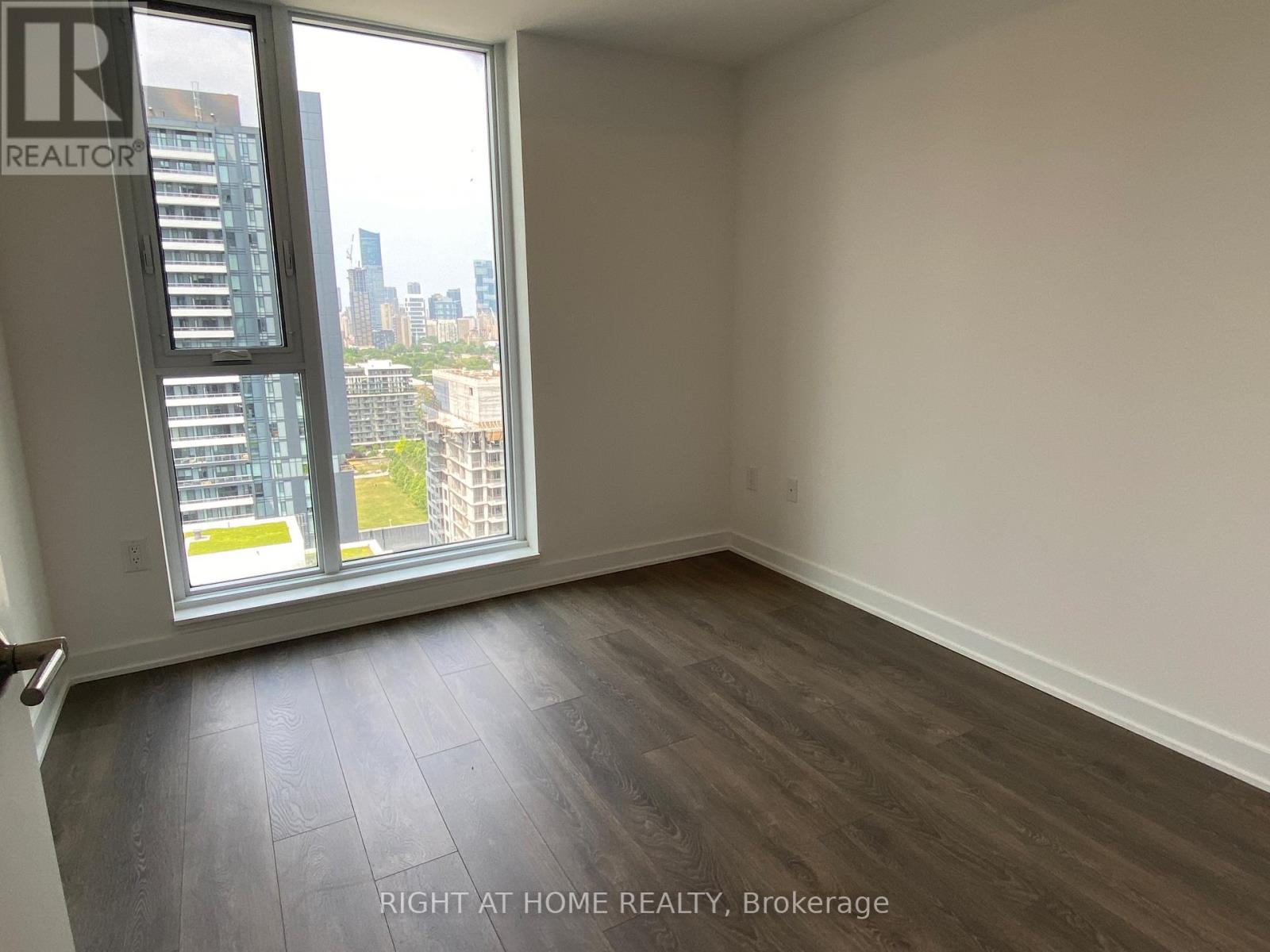 2107 - 130 RIVER STREET, Toronto (Regent Park), Ontario, M5A0R8 — Photo 6
